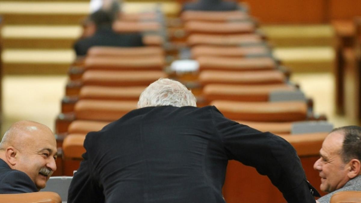 Proiectul de lege privind securitatea naţională a fost adoptat tacit