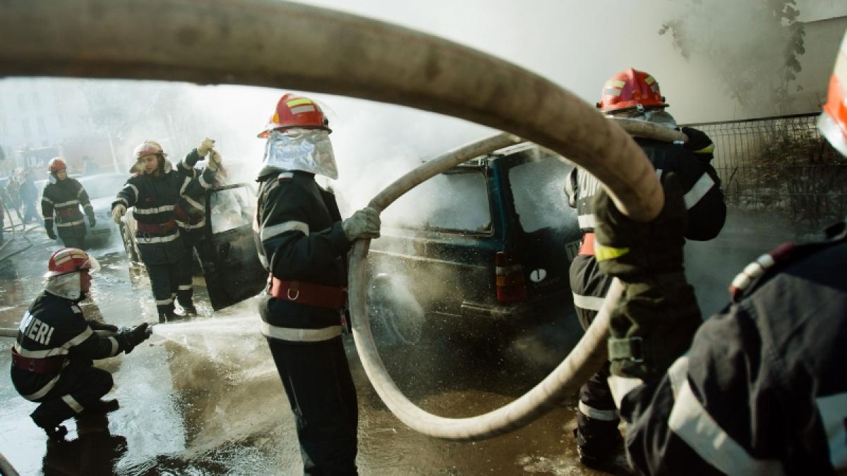 Cum îşi dau foc românii. Topul celor mai întâlnite cauze de incendiu