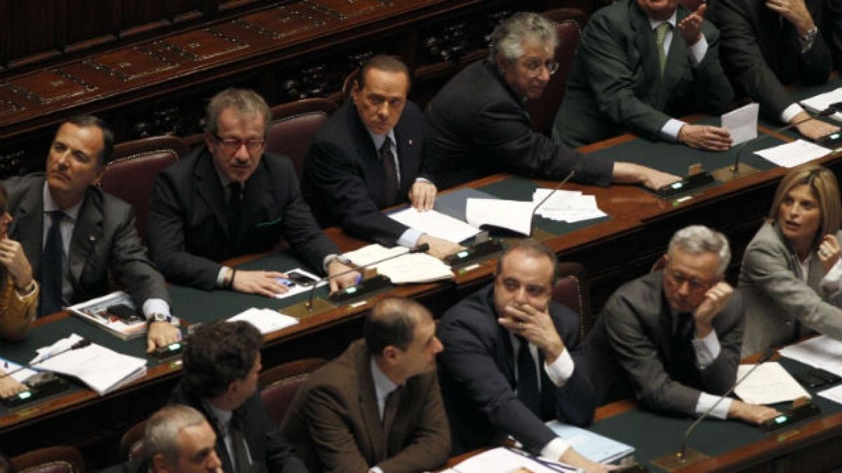 Berlusconi, vânat şi de aliaţi