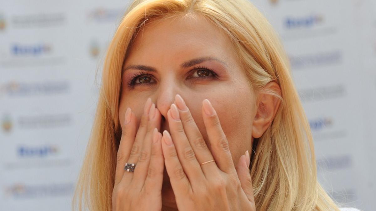 FMI pune austeritatea pe Elena Udrea şi-i taie programul de patru miliarde de euro