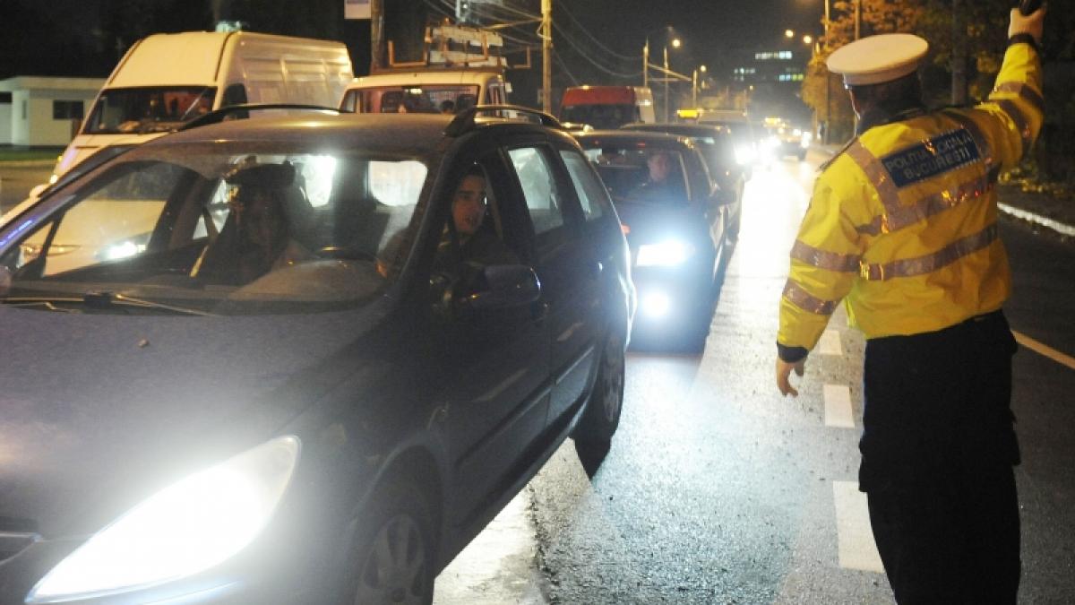 În aşteptarea metroului din Drumul Taberei, dirijorii de trafic se încălzesc cu înjurături. Şi câte un troleibuz peste picior