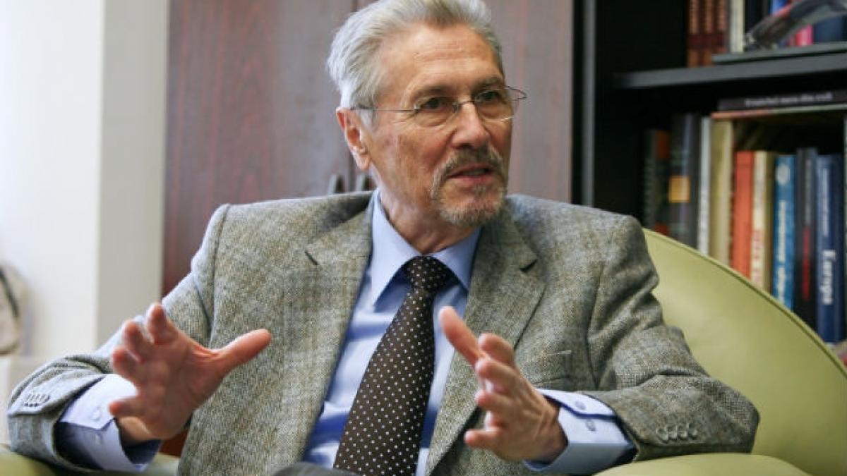 Emil Constantinescu pentru The Guardian: "E timpul ca factorii de decizie din Europa găsească soluţia de a asigura locuinţe decente pentru toată lumea"
