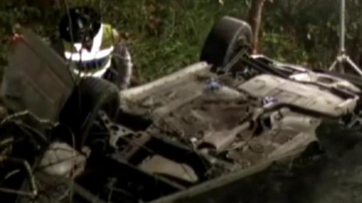 Caz incredibil în SUA: O fetiţă de 9 ani a rămas blocată timp de două zile lângă cadavrul tatălui său, după un accident auto (VIDEO)
