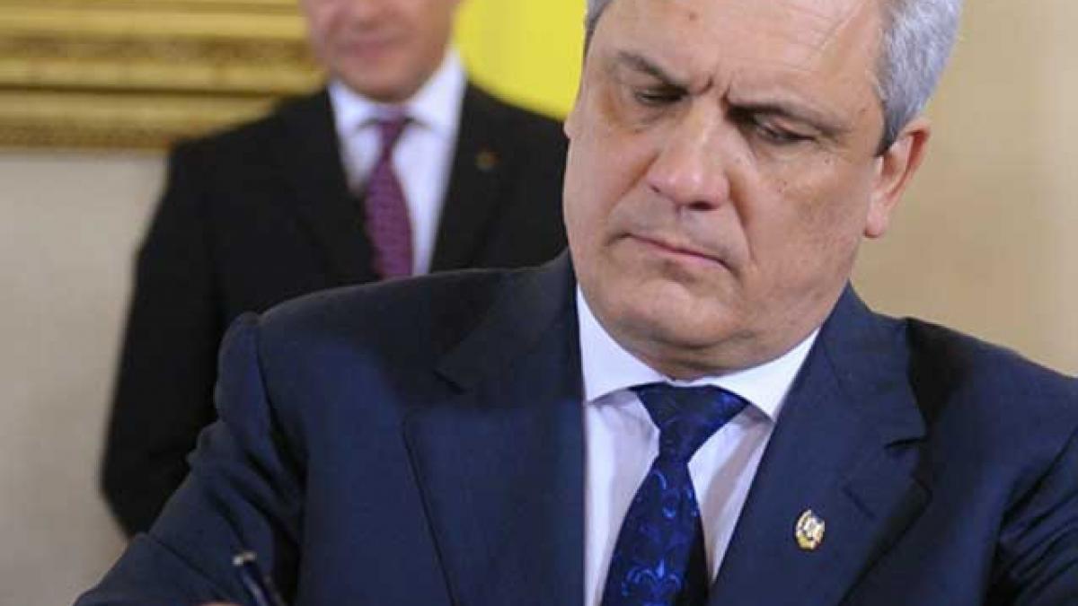 Frica de puşcărie păzeşte Economia! De când l-au luat pe Apostu, ministrul Ariton nu mai semnează nimic