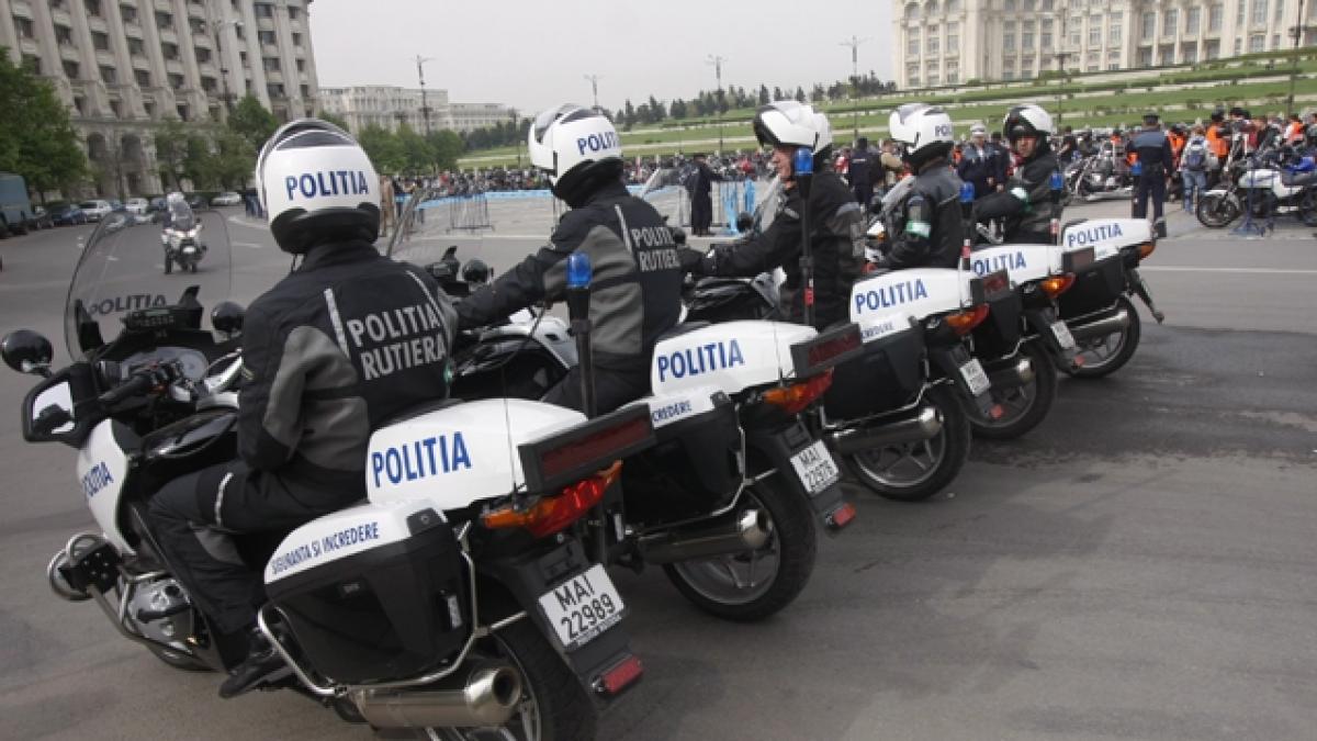 Poliţişti români, pe străzile din Paris. Misiunea lor: să vâneze infractorii noştri de export