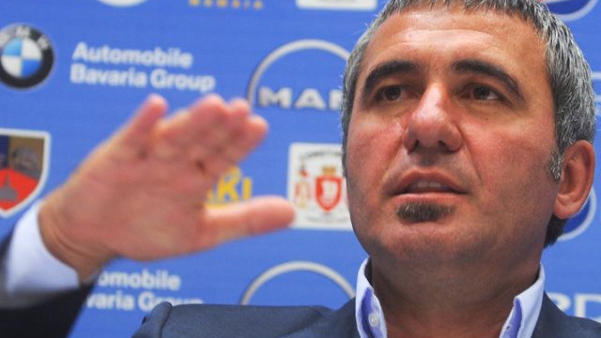 Hagi refuză să antreneze Steaua până ce nu termină proiectul "Viitorul"