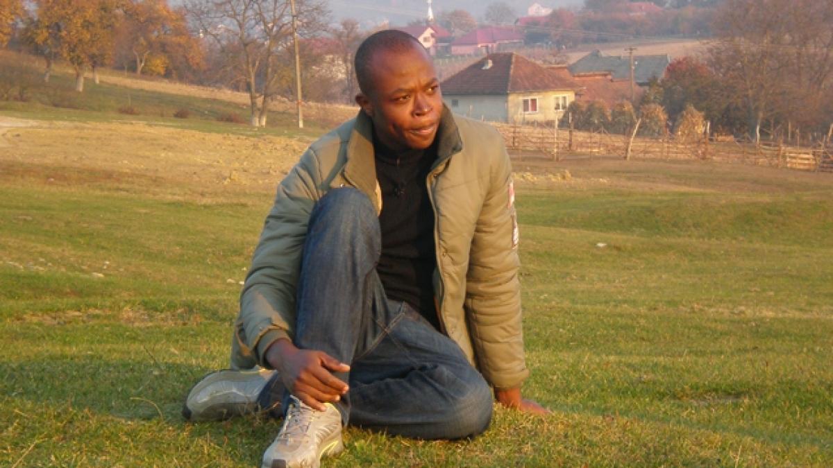 Superbă poveste din Maramureş. Cum a fost adoptat africanul Moise Yeboua de sătenii din Şomcuta Mare