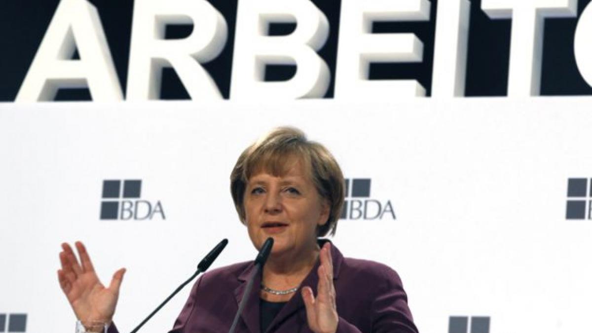 Merkel respinge definitiv soluţiile tipăririi de bani sau emisiei de eurobonduri