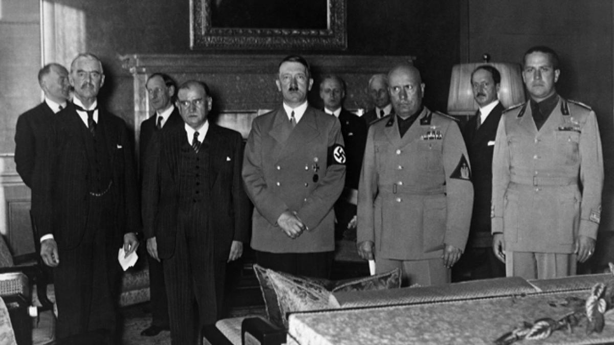 Trusa de scris folosită de Hitler pentru a semna Acordul de la Munchen, vândută cu 423.000 de dolari