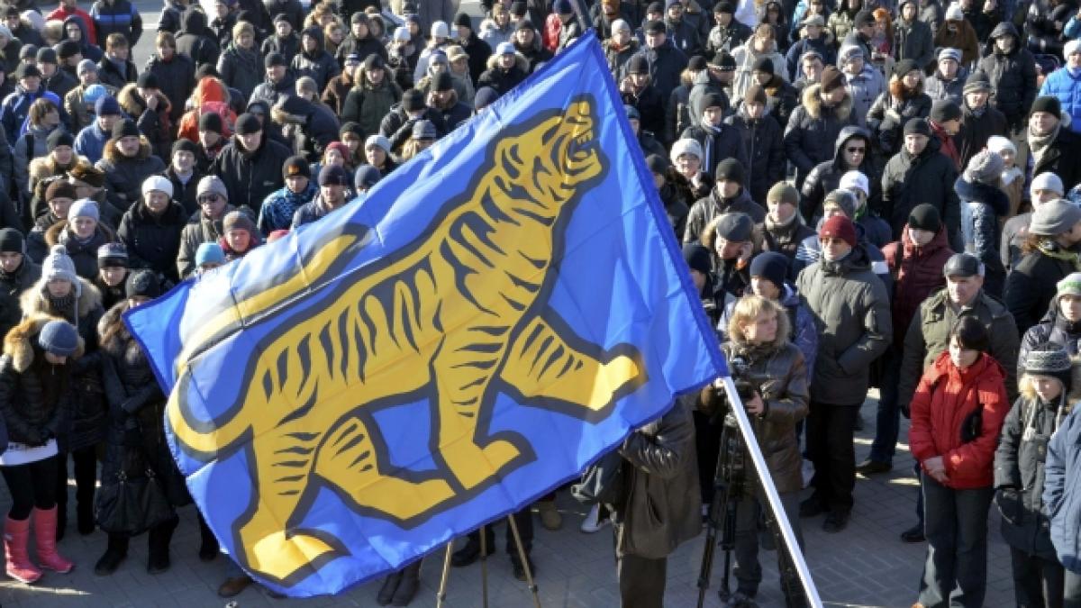 Mii de oameni protestează în centrul Moscovei. Putin ameninţă cu reprimarea exagerărilor "prin toate mijloacele legitime"