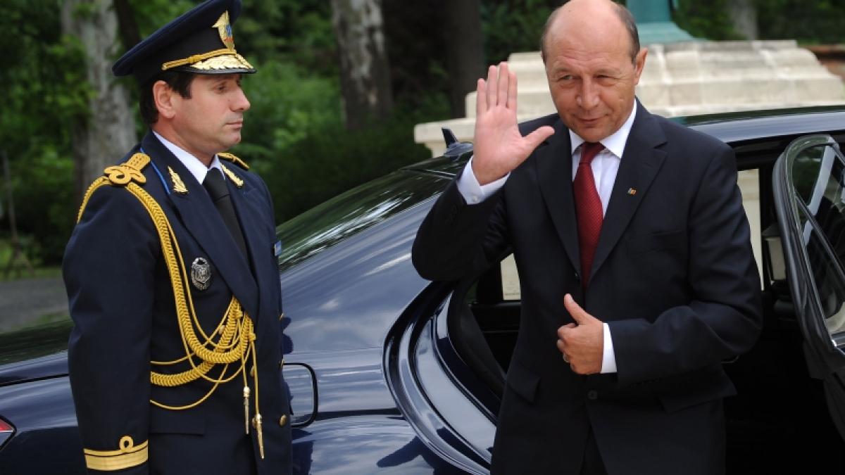 Posturi desfiinţate şi mii de angajaţi lăsaţi pe drumuri