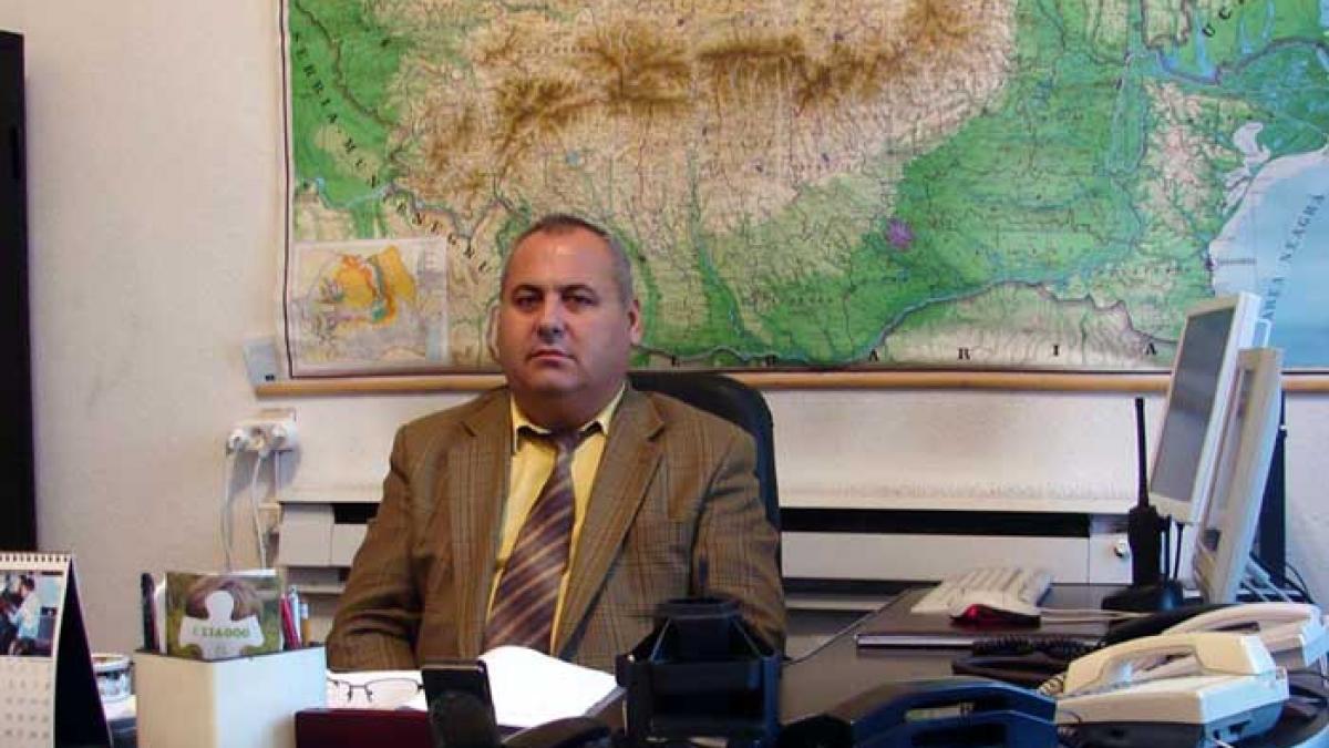 Jupânii Olteniei, în straie de comisari. Blaturile dintre poliţiştii din Olt pentru ocuparea unor funcţii, demascate de un subcomisar