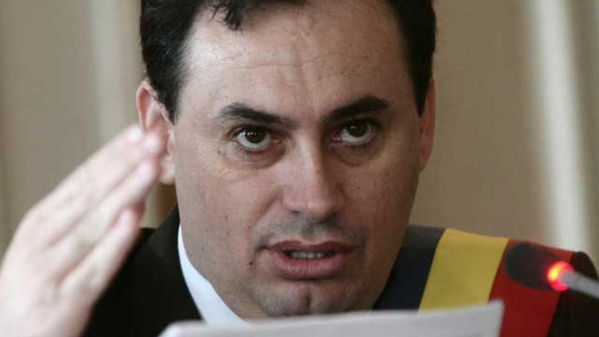 Licitaţie cu acte falsificate la Primăria Arad