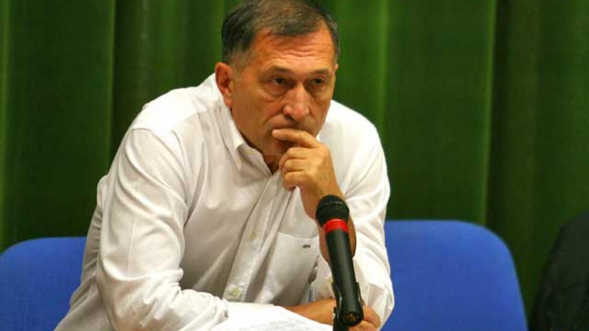 Rezistă Crăciunescu?