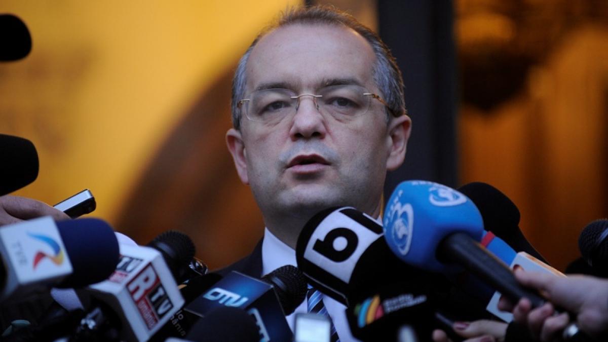 Emil Boc: Violenţa stradală este inacceptabilă. Înţeleg suferinţele românilor. Arafat este binevenit înapoi dacă va dori