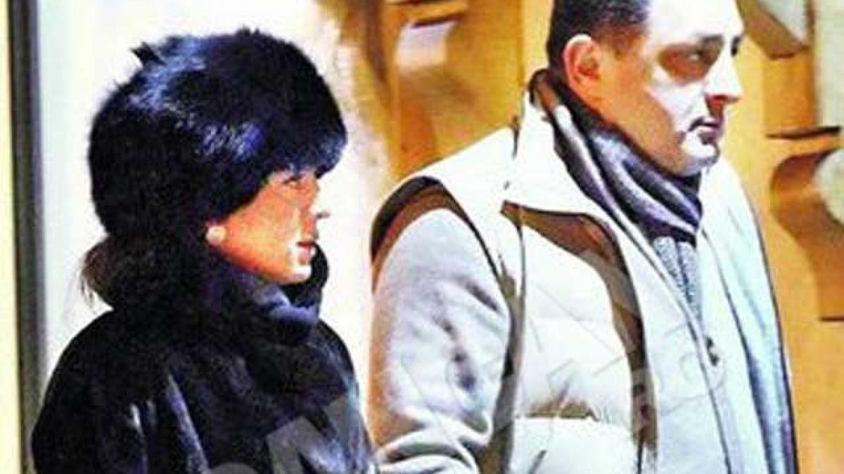 Mizil cu Vanghelie care este cuplu: un bibiloi şi o bibilea