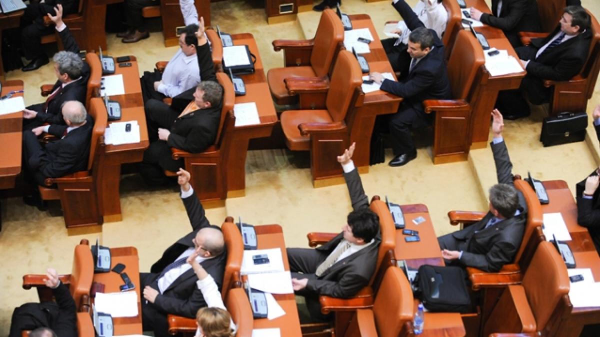 "Politicienii români se se reconecteze la realitate!”