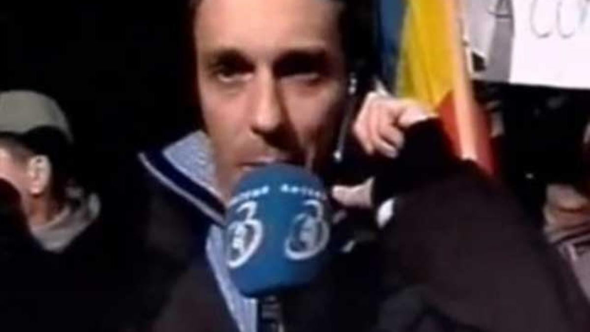 Mircea Badea, reporter în Piaţa Universităţii pentru "Vorbe grele"