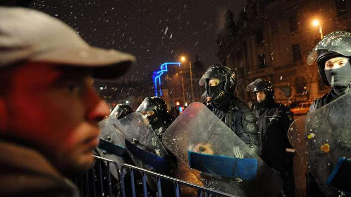Reuters: Zăpada "înmoaie" protestele din România