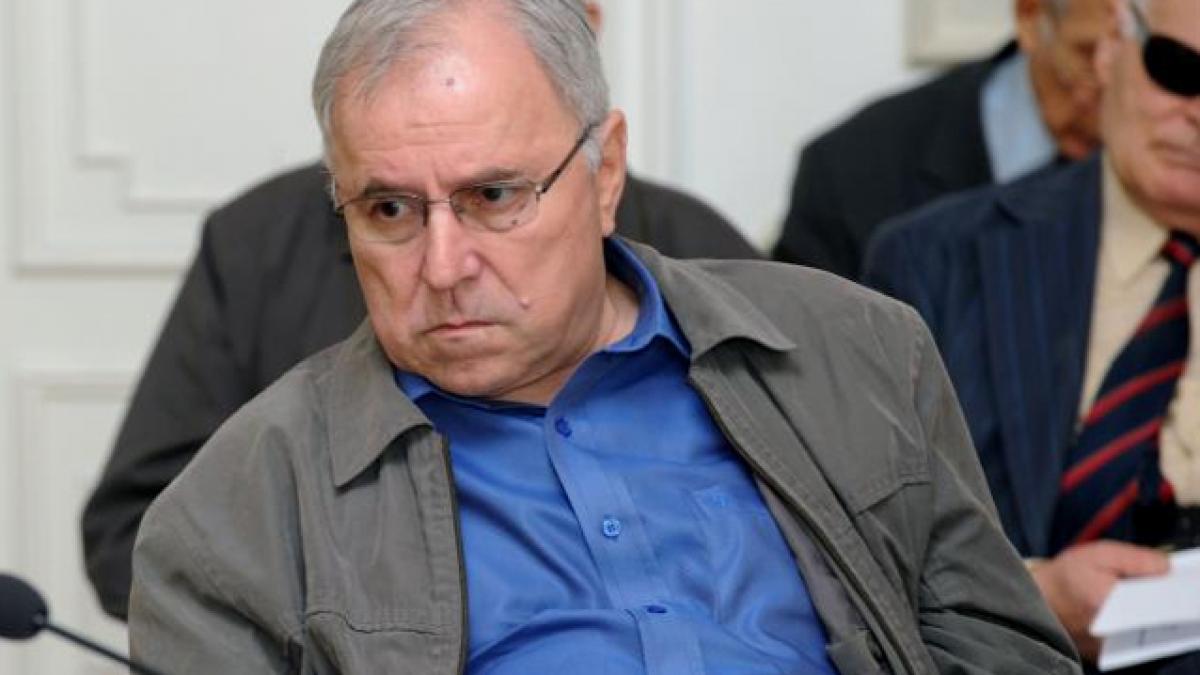 "Gitenstein consideră probabil poporul român un vierme aflat în vizorul lunetiştilor străini". Vezi scrisoarea preşedintelui Asociaţiei Române de Politică Externă