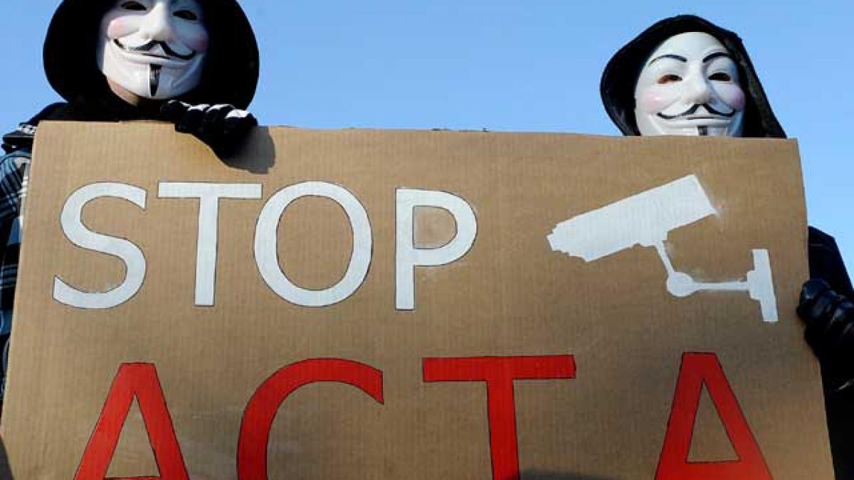 Adrian Năstase: ACTA ar putea transforma furnizorii de internet în furnizori de informaţii