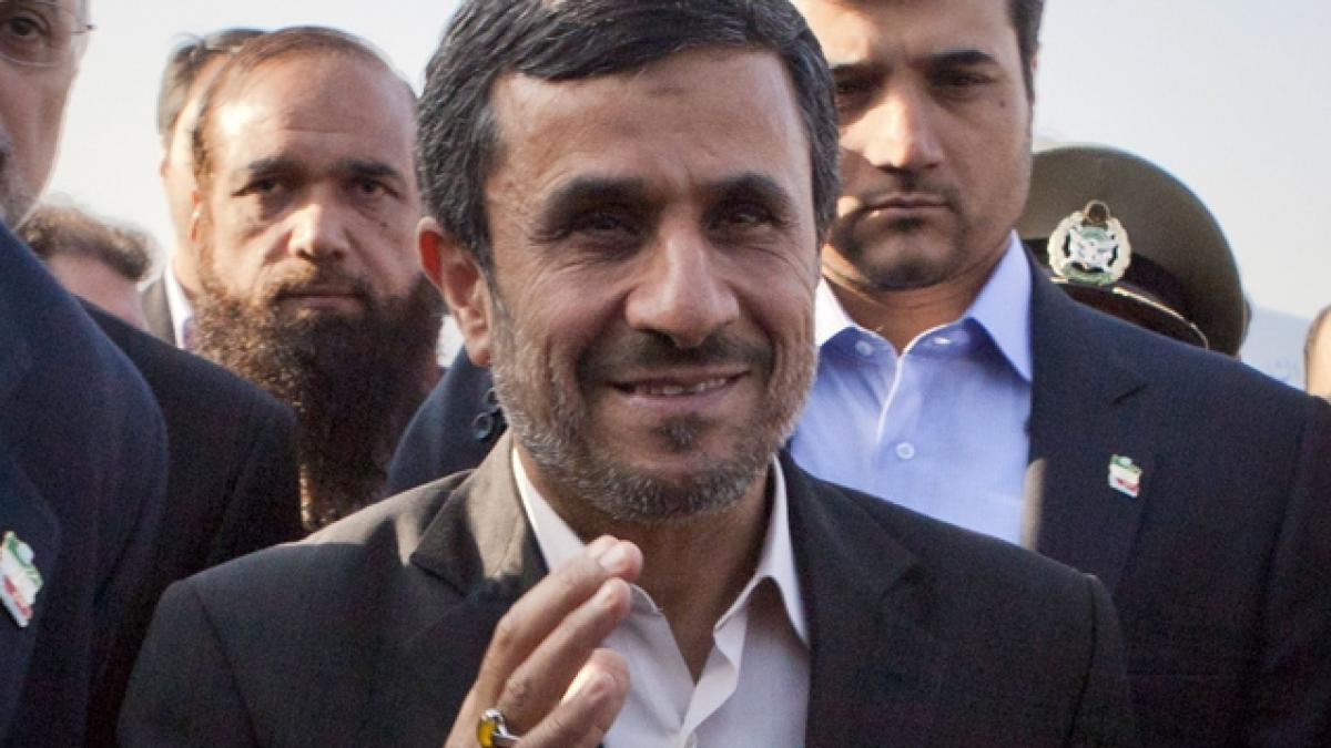 Mahmoud Ahmadinejad: Problemele din regiune sunt cauzate de intervenţiile puterilor străine
