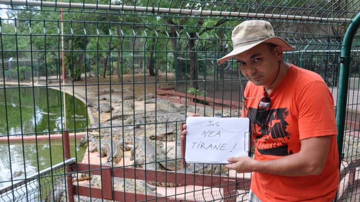 Caria prezidenţială sluţeşte zâmbetul ţării mele