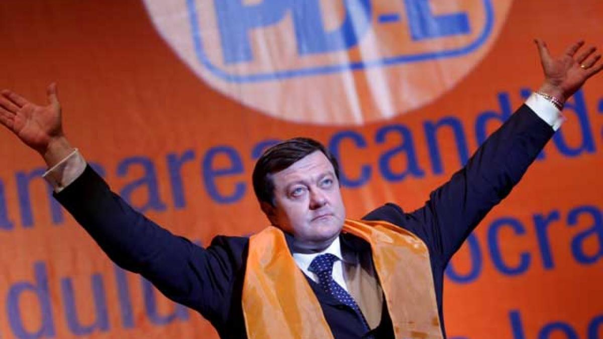 Pe undele Ayhatollahului Sorin Frunzăverde