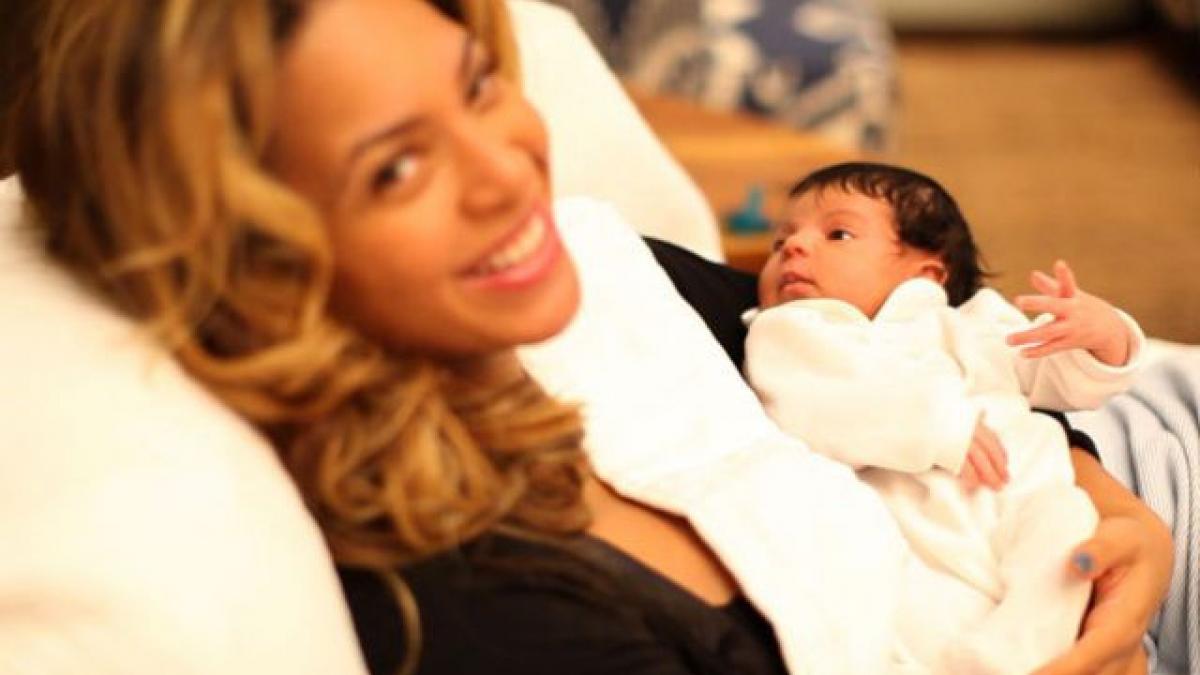 Beyonce a alăptat în public