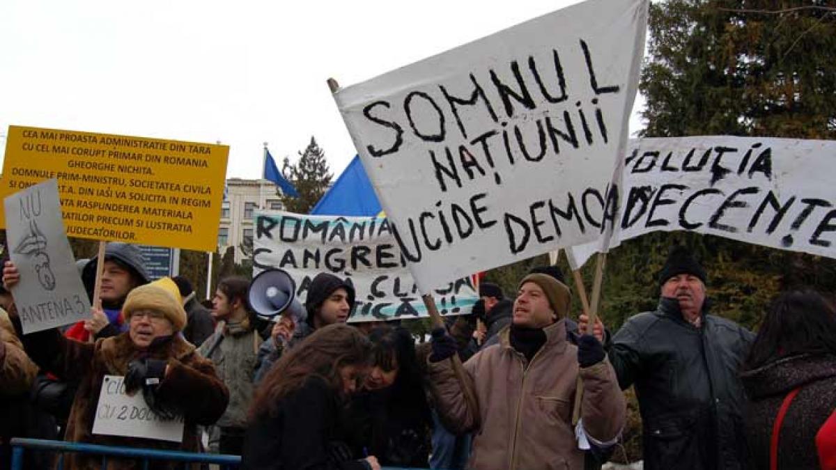 Ieşenii cer demisia Preşedintelui de 8 Martie