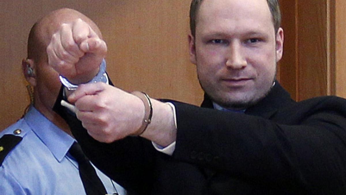 Anders Breivik se machia şi colecţiona sticle de vodcă, povesteşte fosta sa iubită