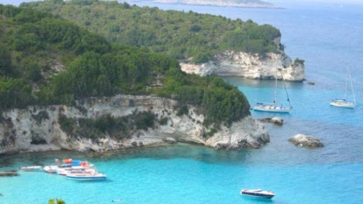 Grecia a ajuns la fundul sacului: scoate la vânzare 120 de hectare pe insula Corfu