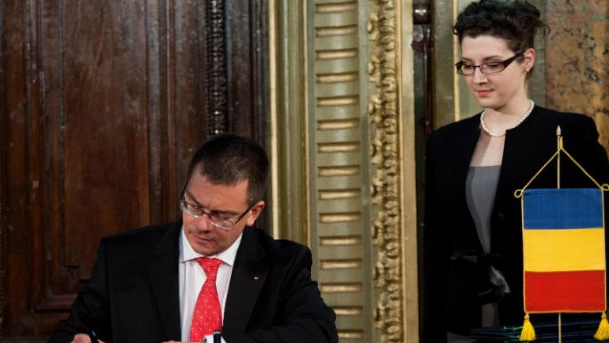 Ungureanu atacă dur Olanda. "Vom cere Consiliu European extraordinar. Extrema dreaptă ţine ostatică guvernarea în Olanda!"