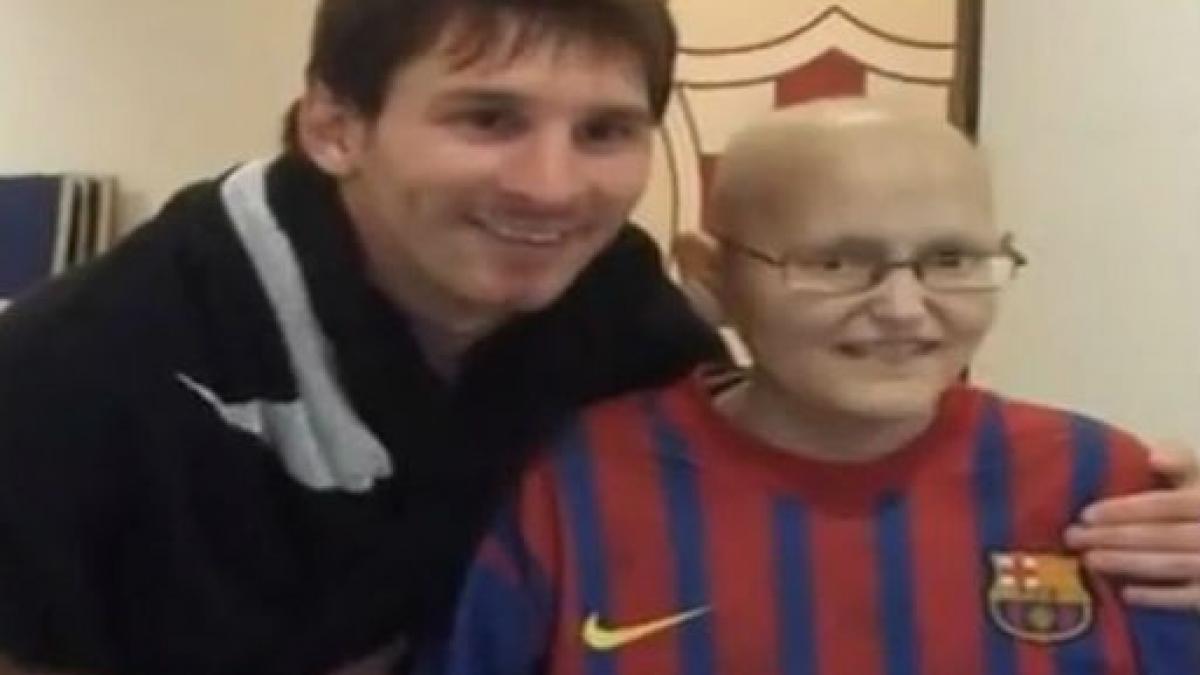 (VIDEO) La 12 ani, un băiat bolnav de cancer oferă o lecţie despre pasiune şi devotament faţă de echipa preferată: "Acum pot să mor liniştit"