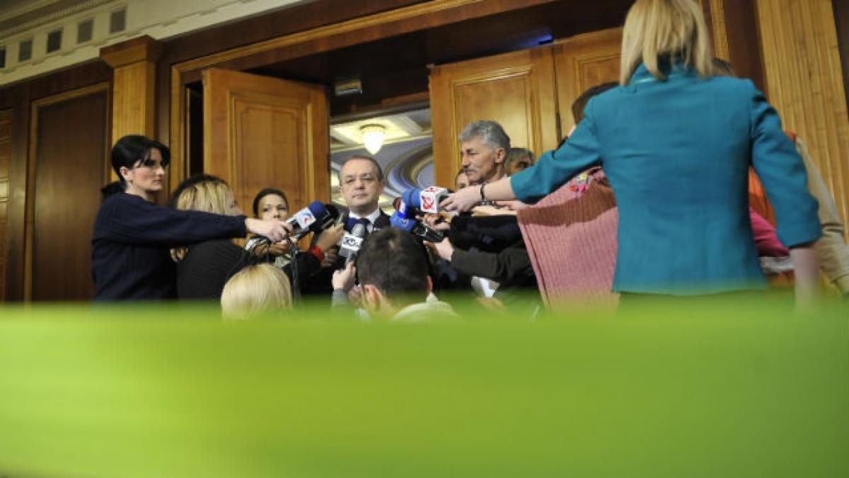 "Capul lui Boc vrem!" - liderii PDL din teritoriu cer demisia conducerii