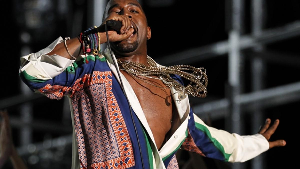 FOTO: Kanye West a trăit o experienţă jenantă în public