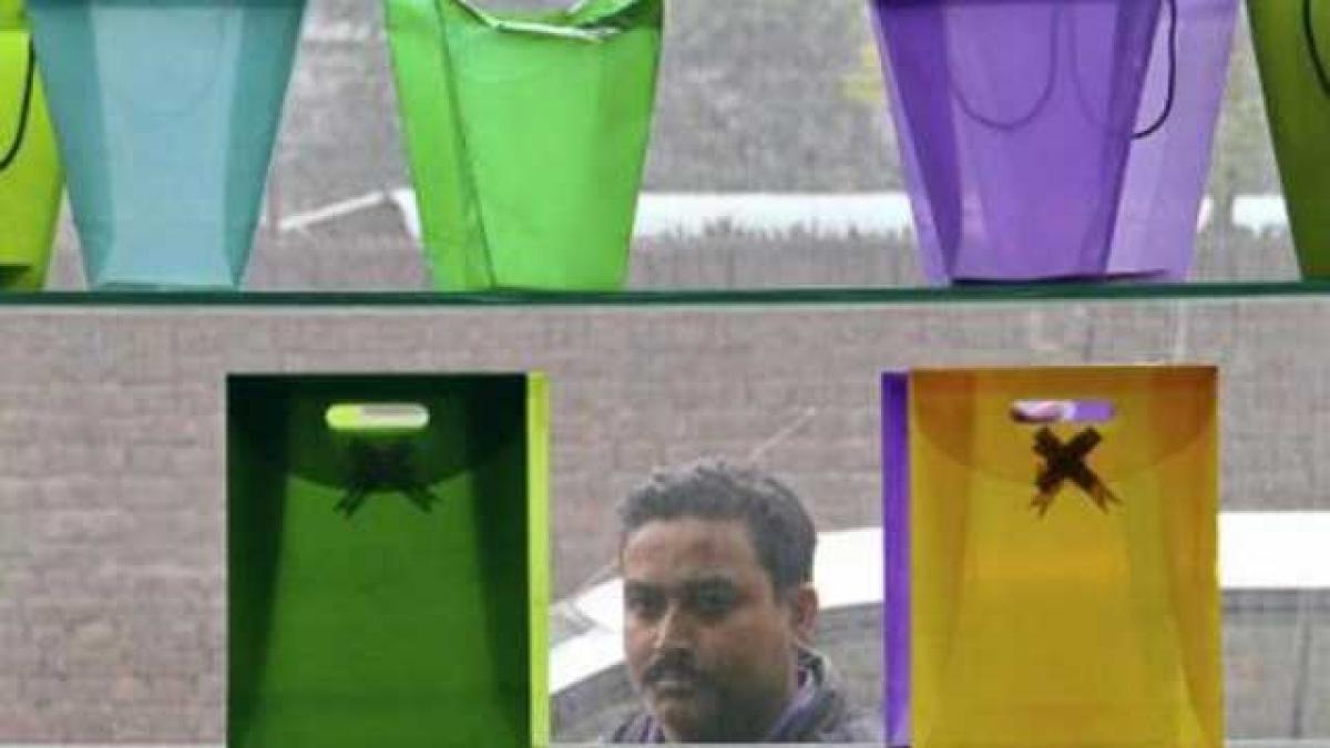 De ce ne cumpărăm haine made in china sau second-hand-uri