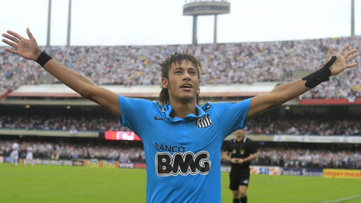 (VIDEO) Neymar scoate din minţi fundaşii. L-a întors pe Ivan Rodrigo de 5 ori, până să fie faultat cu ură