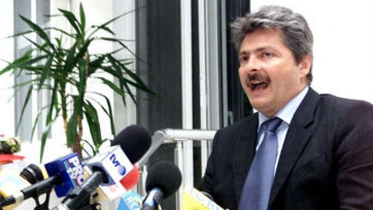 Afaceristul Vântu a "primit" de la SRI o înregistrare care îl disculpă de şantaj