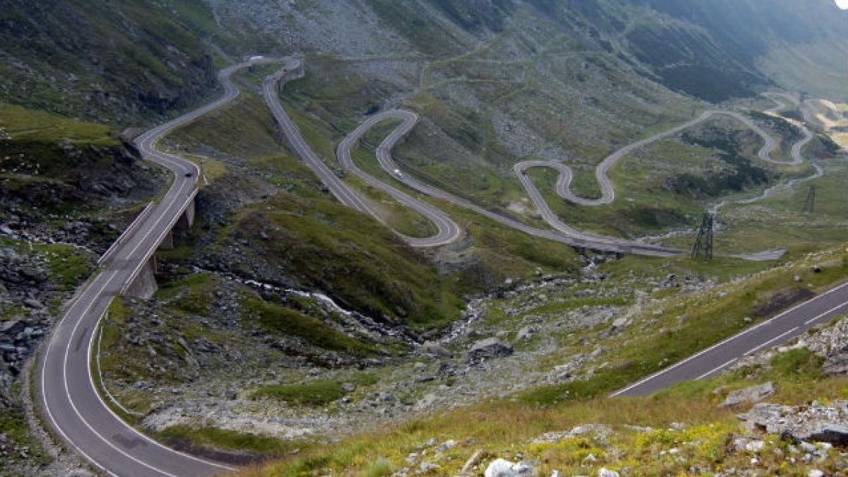Transfăgărăşanul se închide vineri seară din cauza ploilor