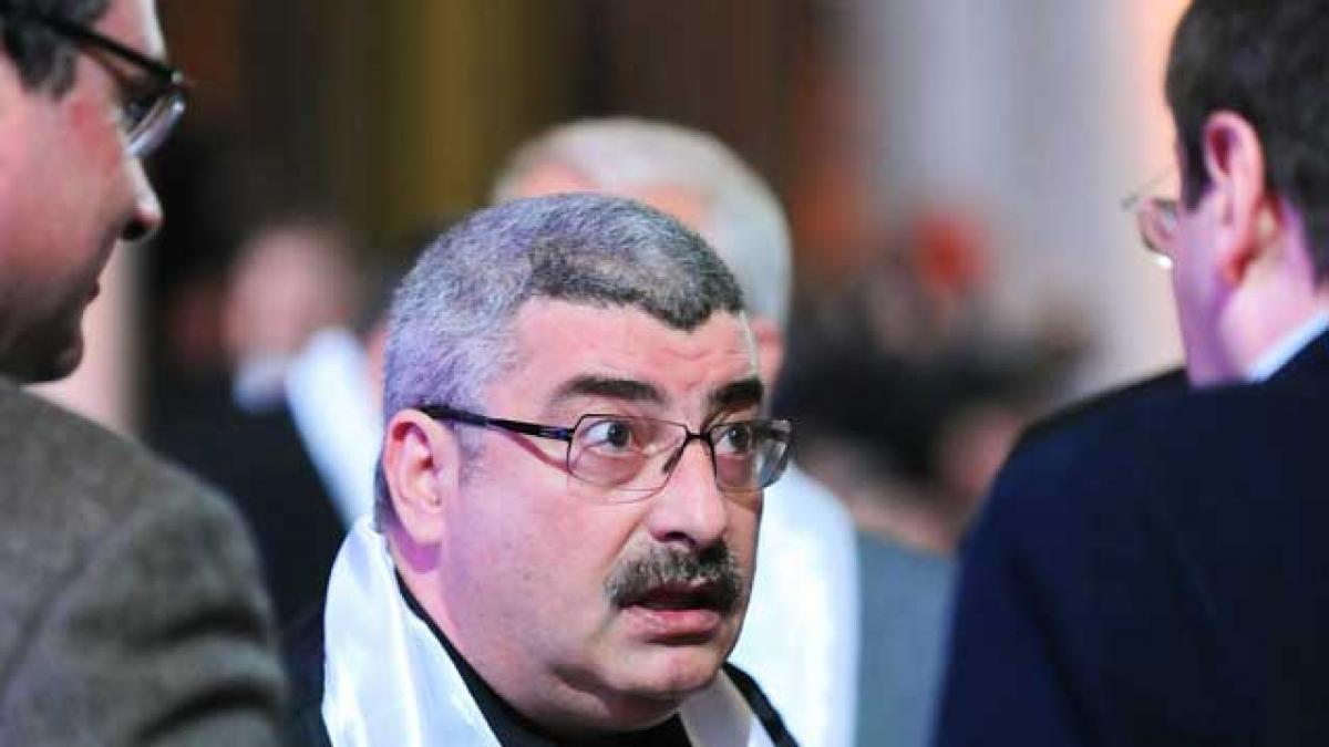 O dedicaţie de la Etno TV pentru Silviu Prigoană: ”Plici de la primărie, incompatibilule!”