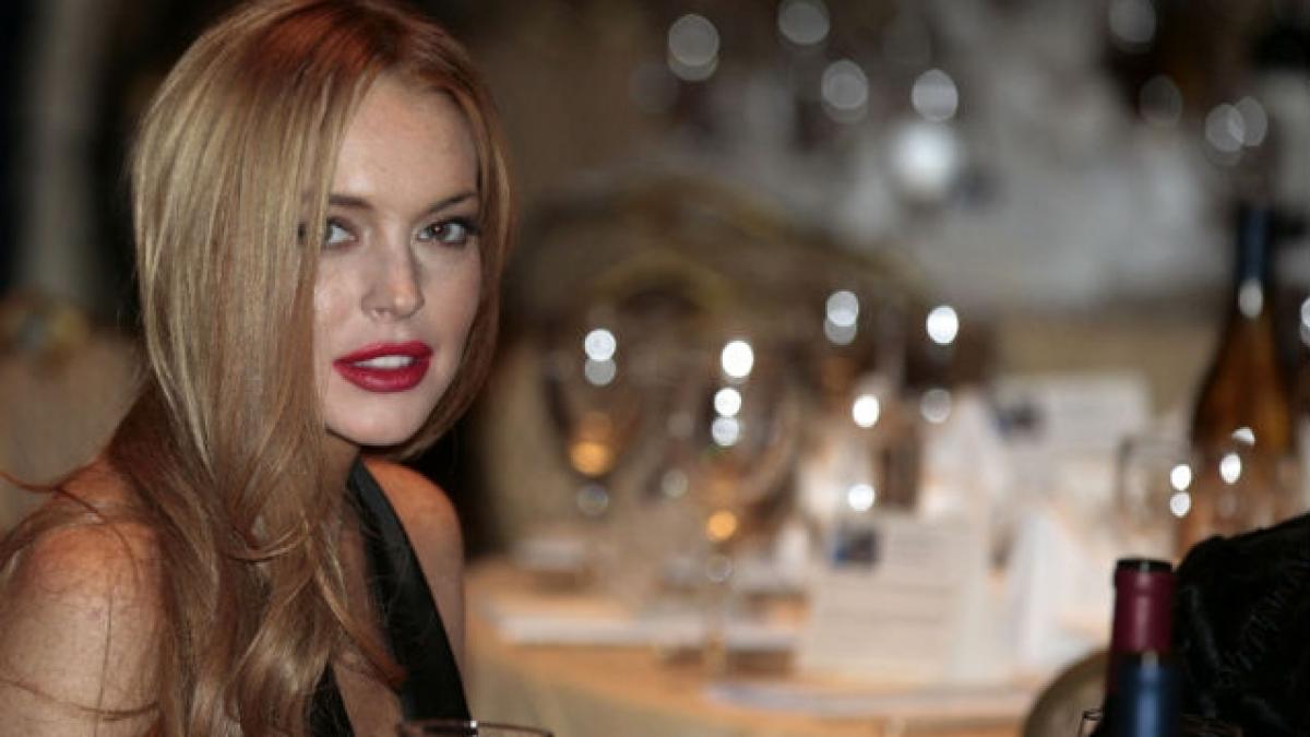 Lindsay Lohan a fost găsită inconştientă într-o cameră de hotel