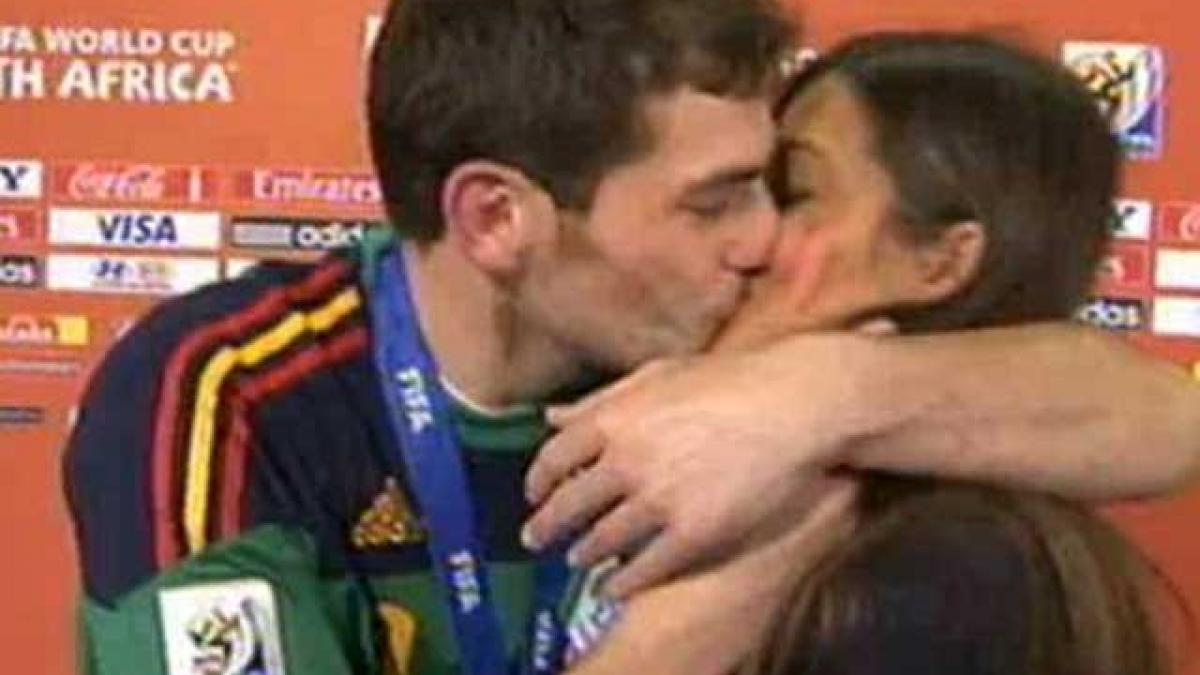 Casillas promite să repete sărutul de la CM 2010, cu un bărbat!