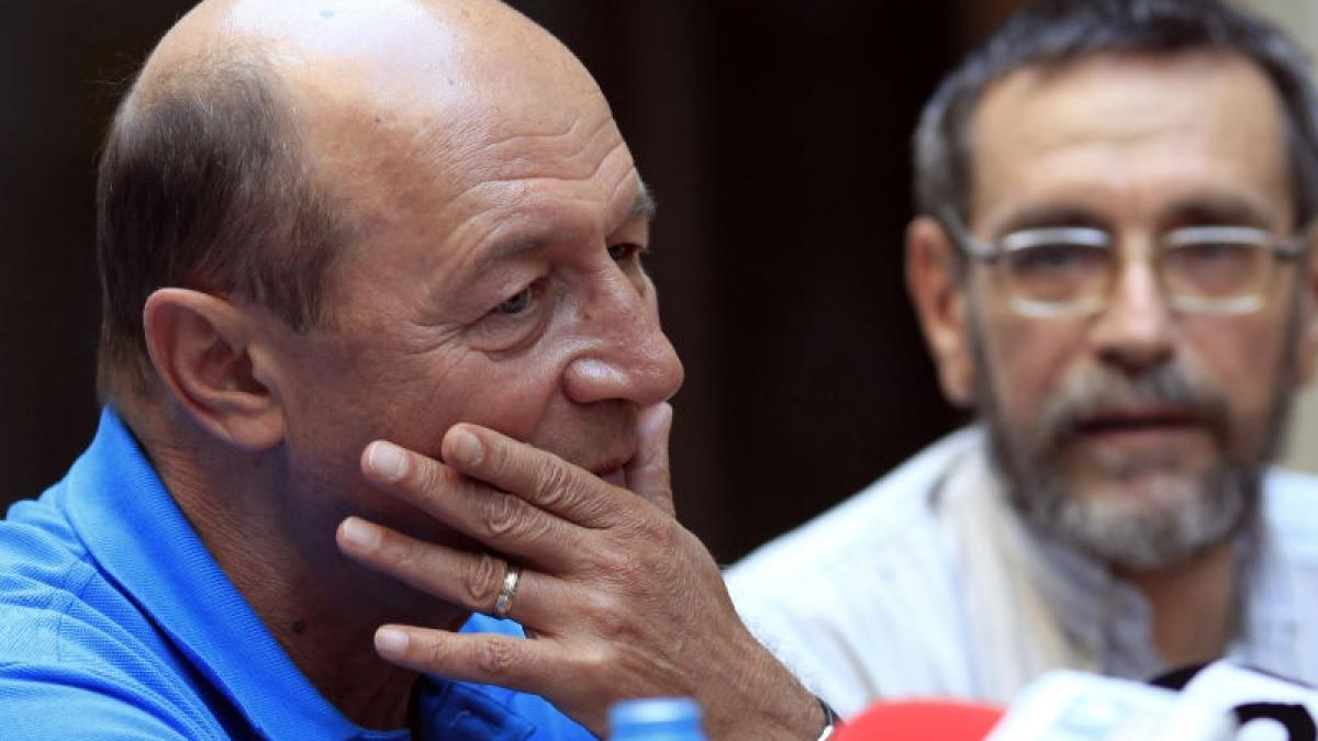 Băsescu: STS asigură securitatea convorbirii cu SPP, să nu te aştepte un grup violent unde mergi