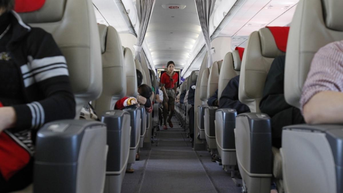 Un pasager al companiei Air Canada a găsit un ac într-un sandviş servit în timpul zborului