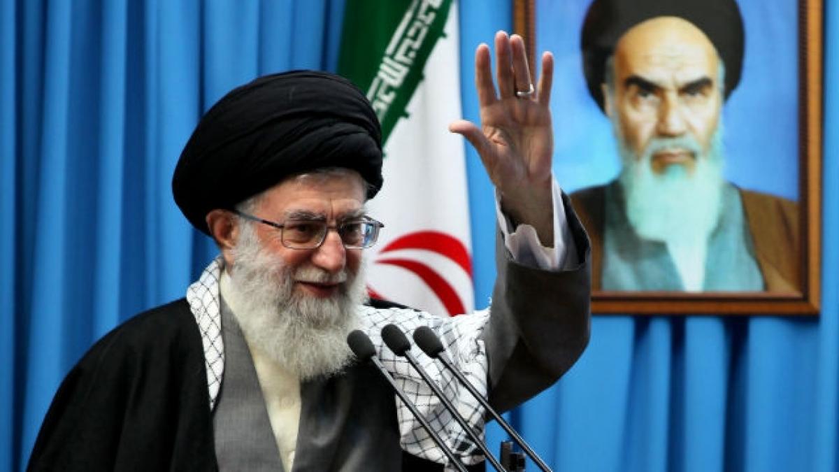Liderul suprem al Iranului, ayatollahul Ali Khamenei, foloseşte Twitter şi Instagram