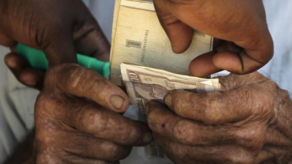 CUBA: Retrageri masive din bancile straine. Miliarde de dolari au disparut