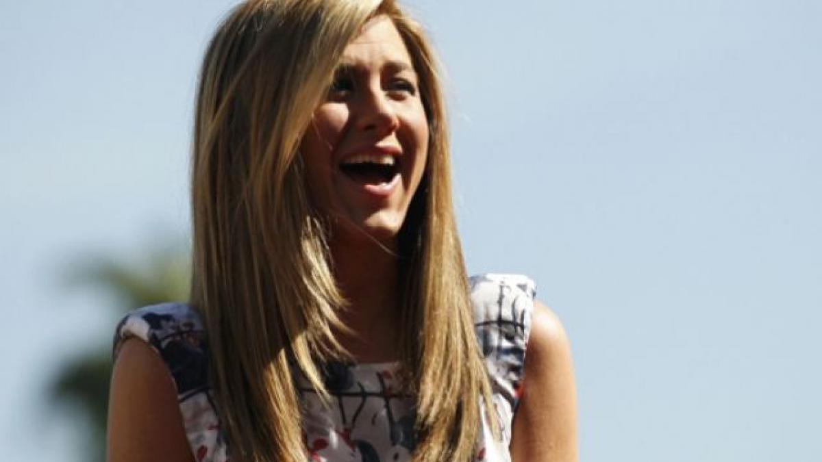 Jennifer Aniston s-a logodit cu Justin Theroux