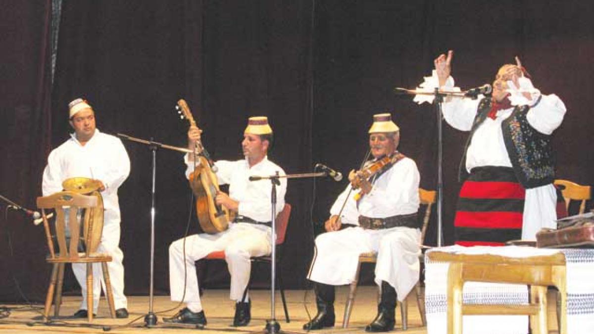 Martyr scale puff Muzicanţi de aur, în Ţara de fagi, la Festivalul Tarafuri şi fanfare