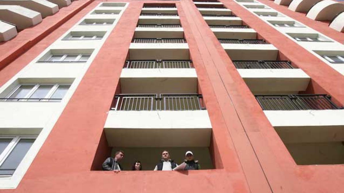 Extremele momentului: cele mai scumpe şi cele mai ieftine proprietaţi scoase la vânzare